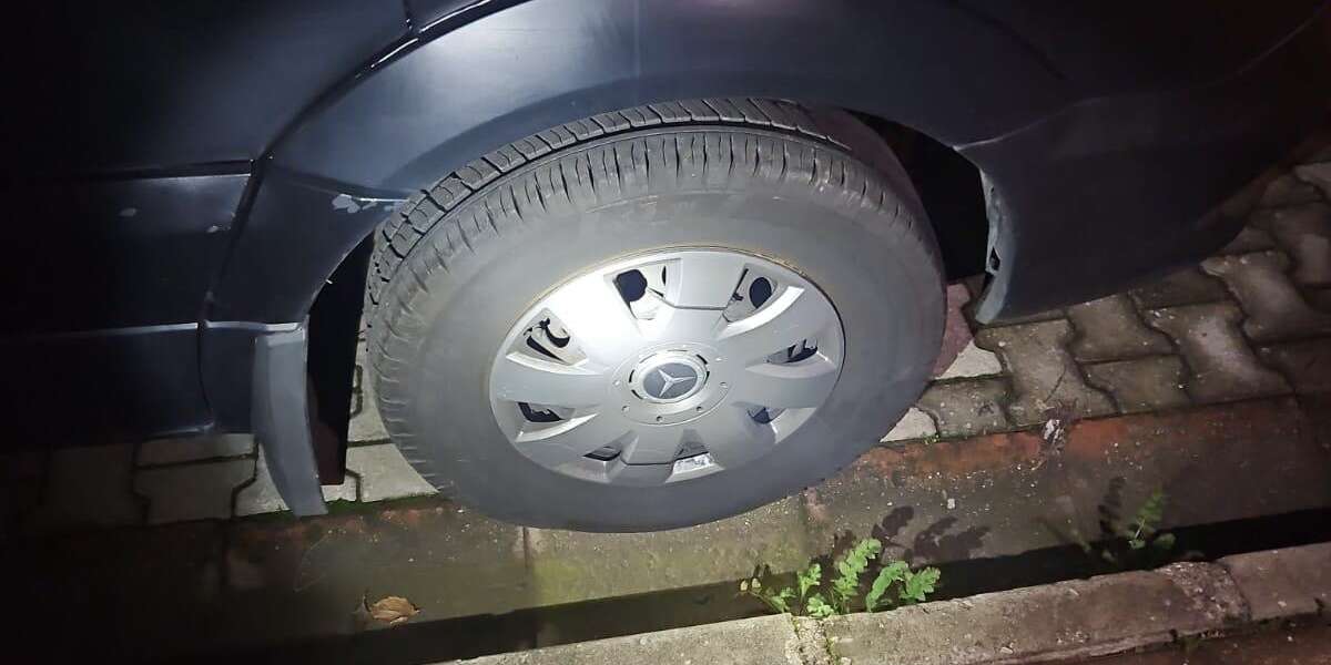 Muğla'da Gece Dehşeti: 14 Otomobilin Lastiklerini Bıçakladı, Tutuklandı