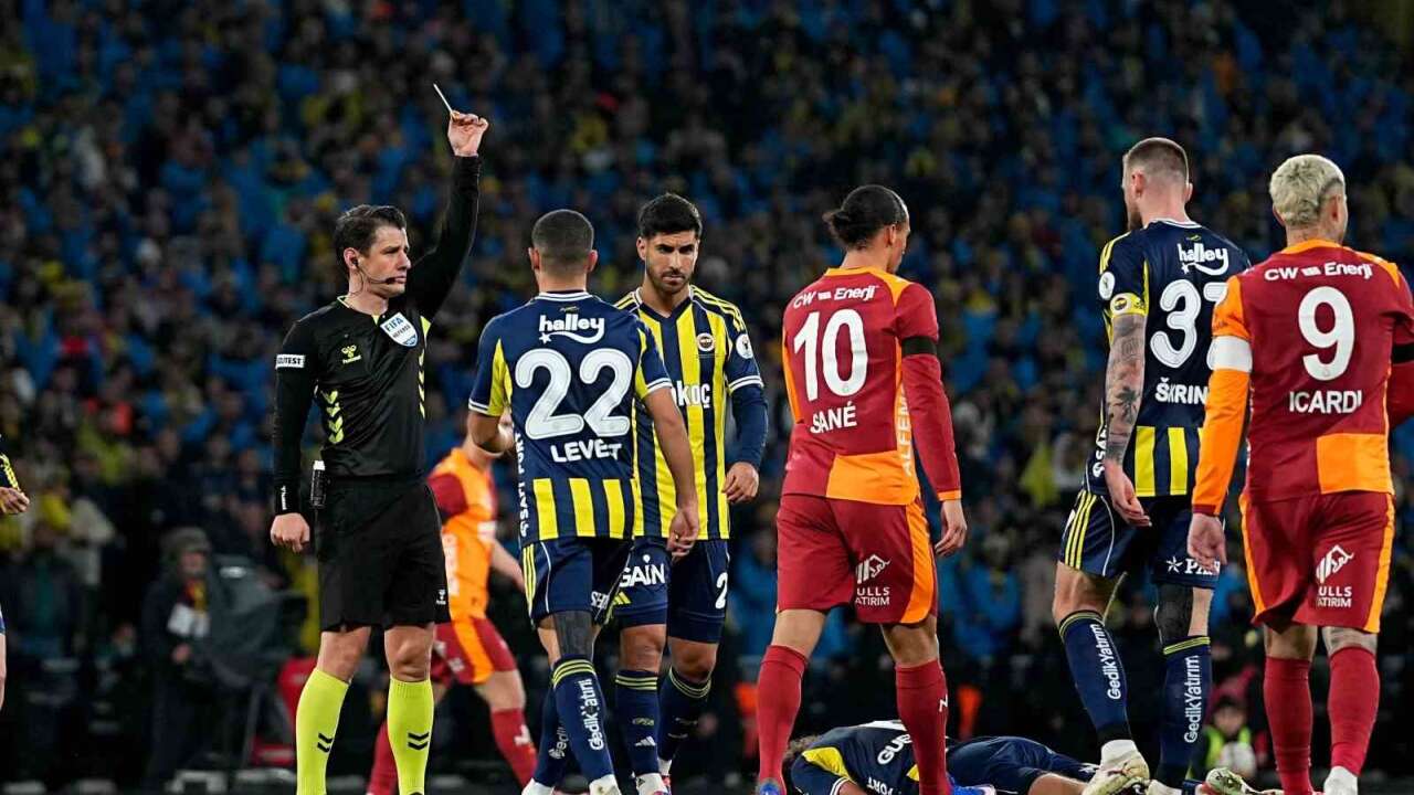 Galatasaray'ı Deviren Fenerbahçe, Süper Kupa'nın Sahibi Oldu