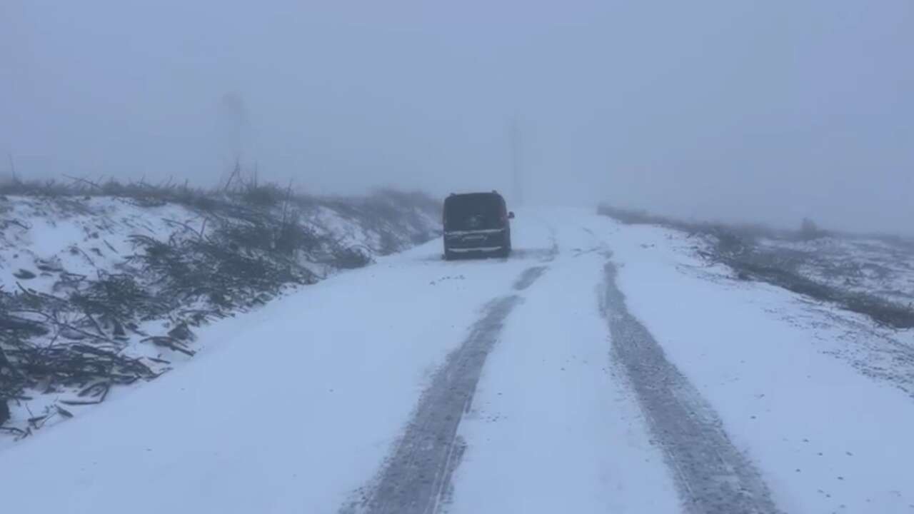 Kavaklıdere’de Araçlar Karda Mahsur Kaldı
