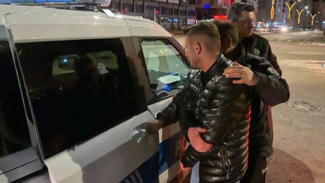 Araç İçinde Bıçaklandı: “Kaçmasaydım Beni Öldürürdü”