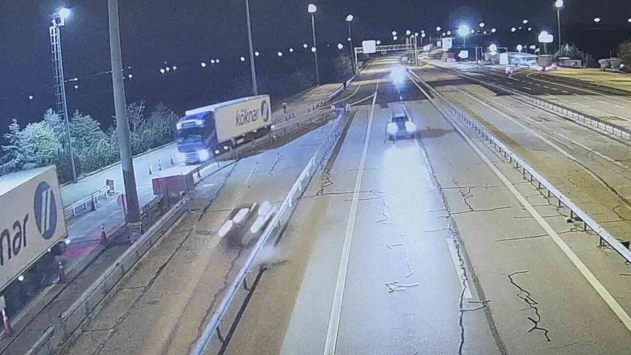 Ters Yöne Giren Alkollü Sürücü Kaza Yaptı: 2 Yaralı