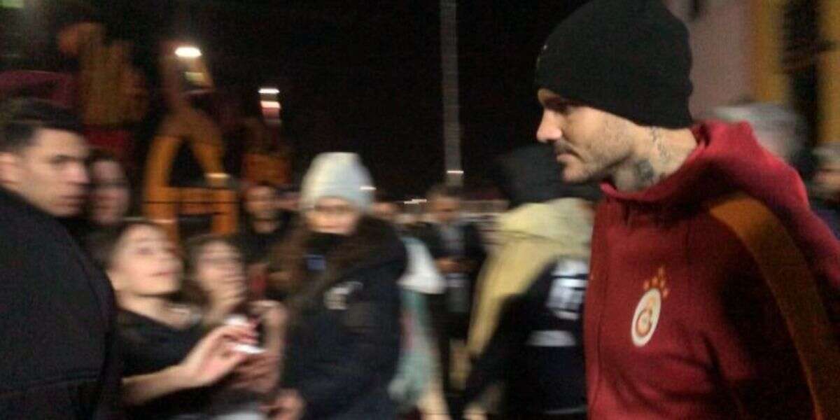 Galatasaraylı Futbolcular Fethiye’de Hayranlarıyla Bir Araya Geldi