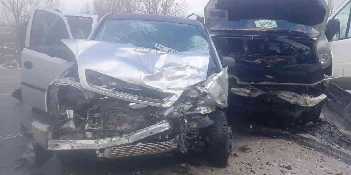 Otomobil ile Minibüs Çarpıştı: Ağır Yaralanan Vatandaş Hayatını Kaybetti