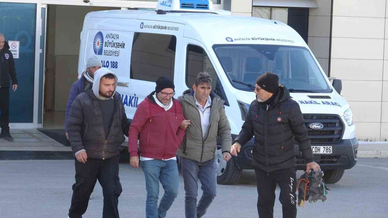 Kayıp Olarak Aranan 14 Yaşındaki Çocuk Yol Kenarında Ölü Bulundu