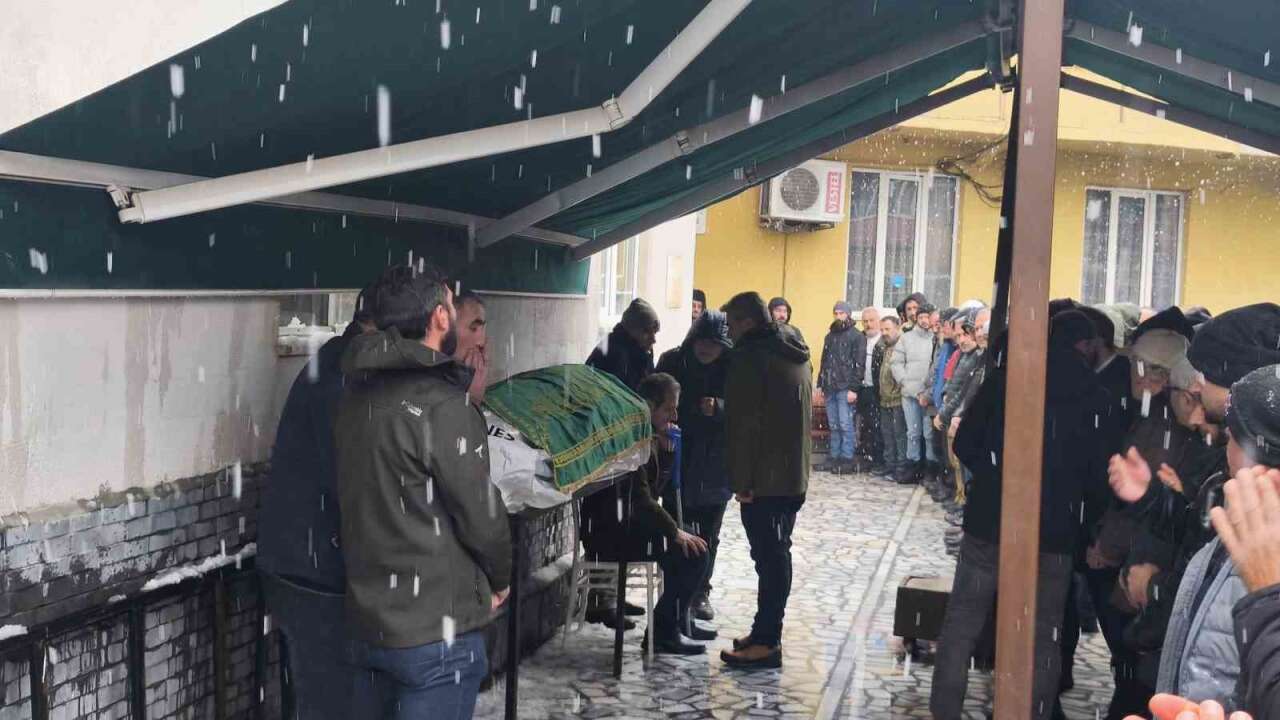 Yanan Araçta Ölü Bulunan Müteahhit  Son Yolculuğuna Uğurlandı