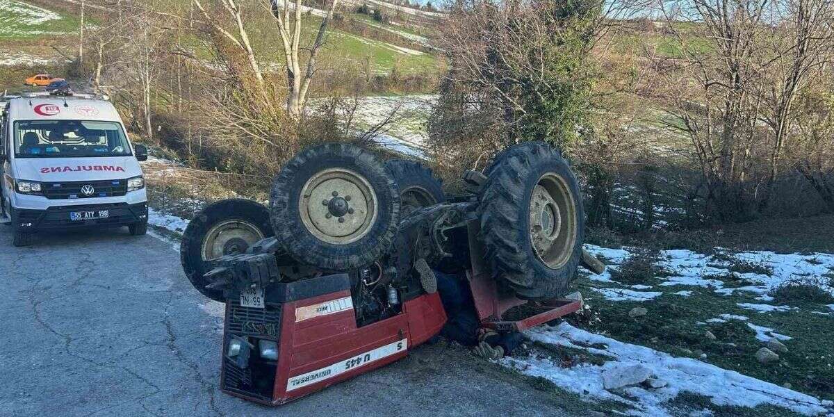 Devrilen Traktörün Altında Kalan Sürücü Yaşamını Yitirdi