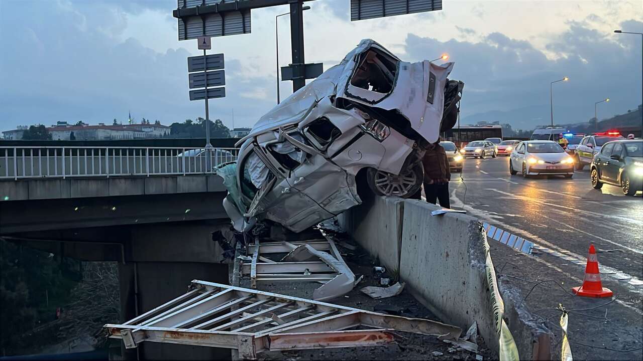 Freni Boşalan Kamyon D*hş*t Saçtı