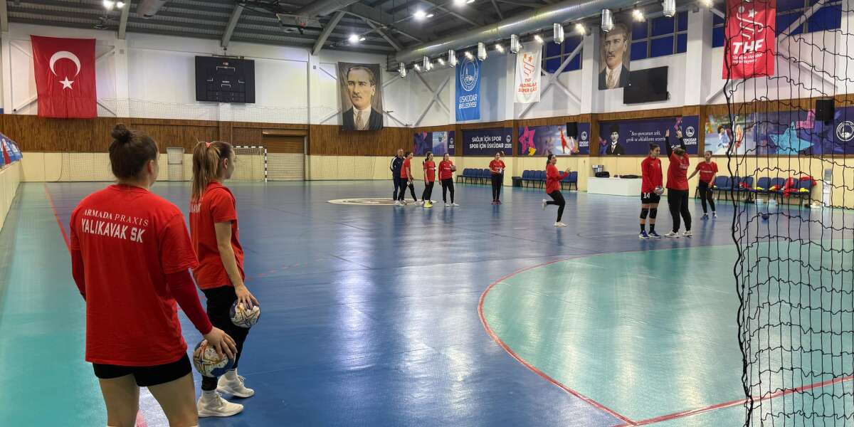 Yalıkavakspor, Üsküdar Belediyespor Maçı Öncesi İstanbul’da Son Antrenmanını Yaptı