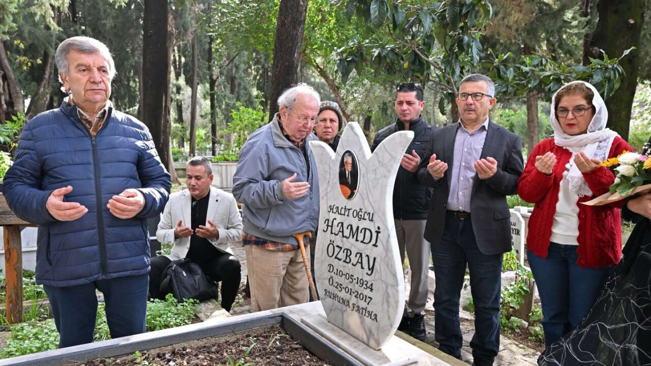 Fethiyeli Sanatçı Hamdi Özbay Vefat Yıl Dönümünde Anıldı