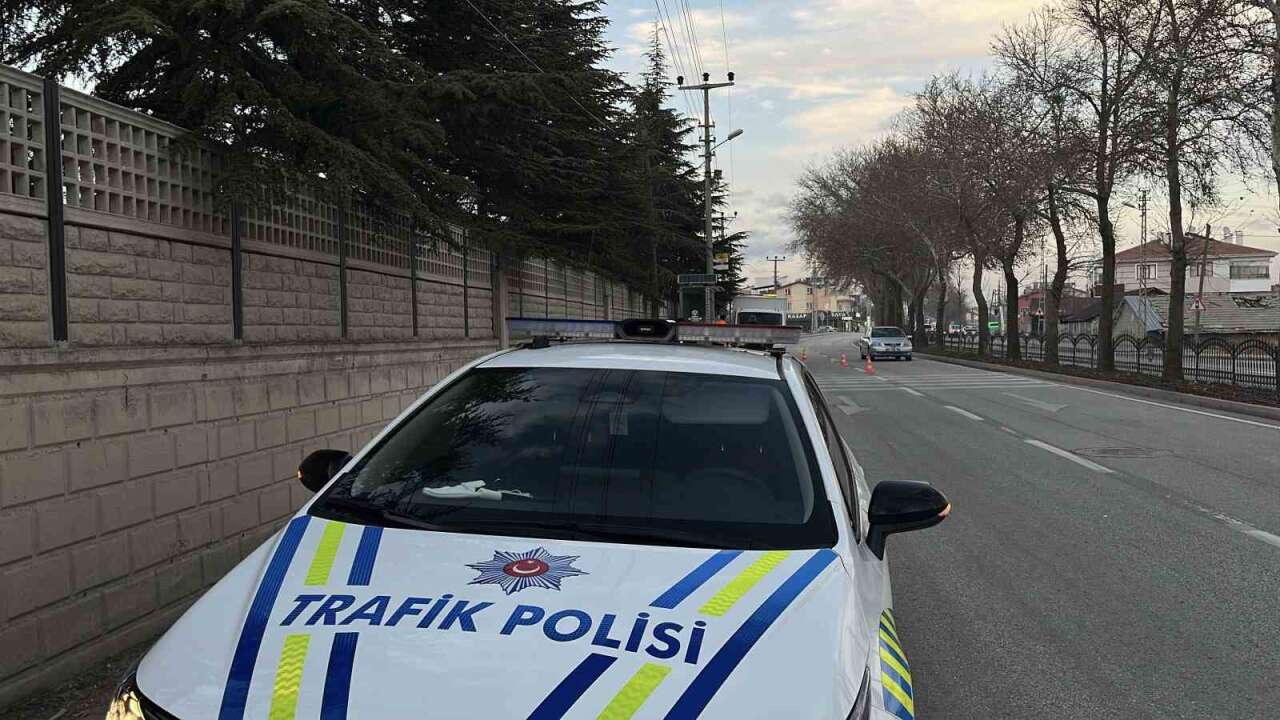 Kontrolden Çıkan Motosiklet Otobüs Durağına Çarptı: 1 Ölü