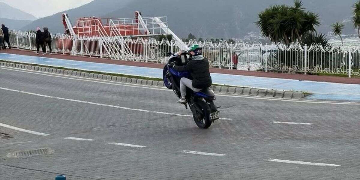 Fethiye’de Tek Teker Motosiklet Kullanan Sürücüye Ceza