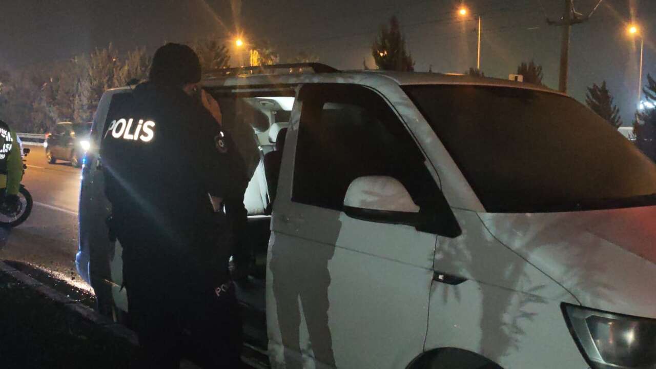Bir Kişi Park Halindeki Araçta Ölü Bulundu