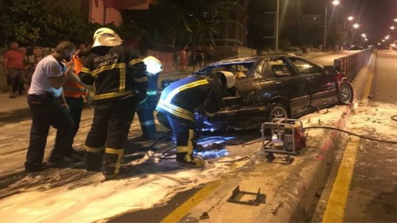 Otomobil alev aldı