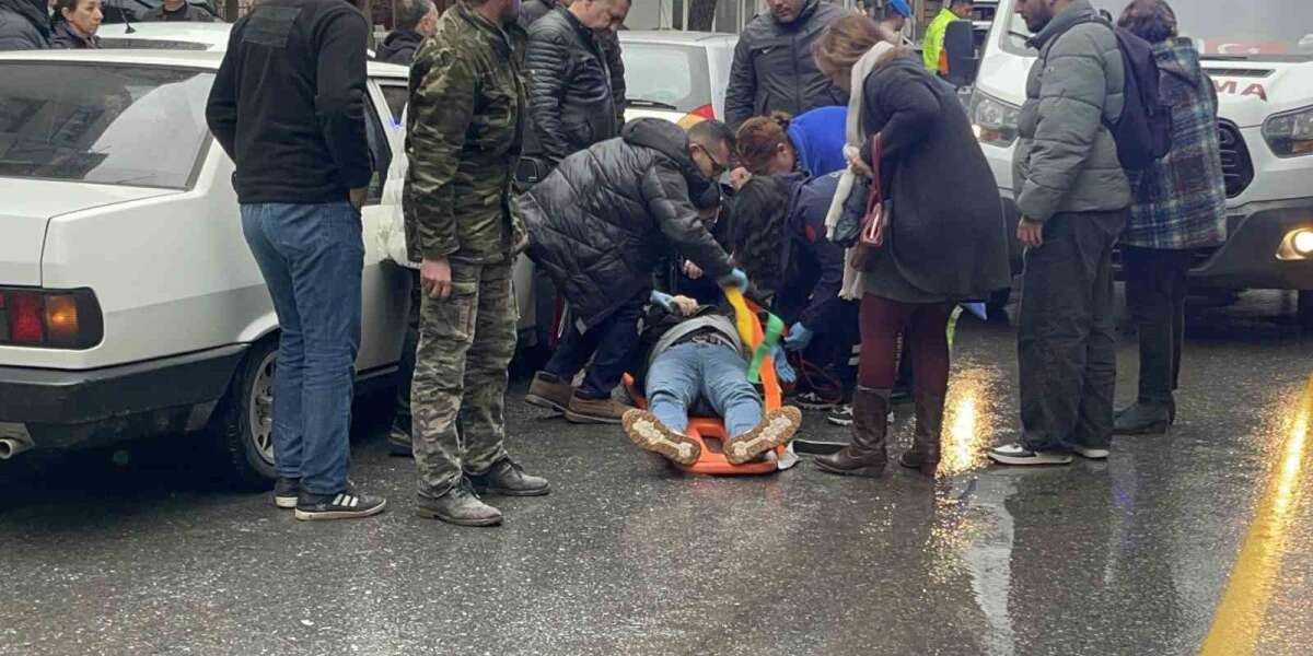Menteşe'de Otomobil Yaya Çarptı