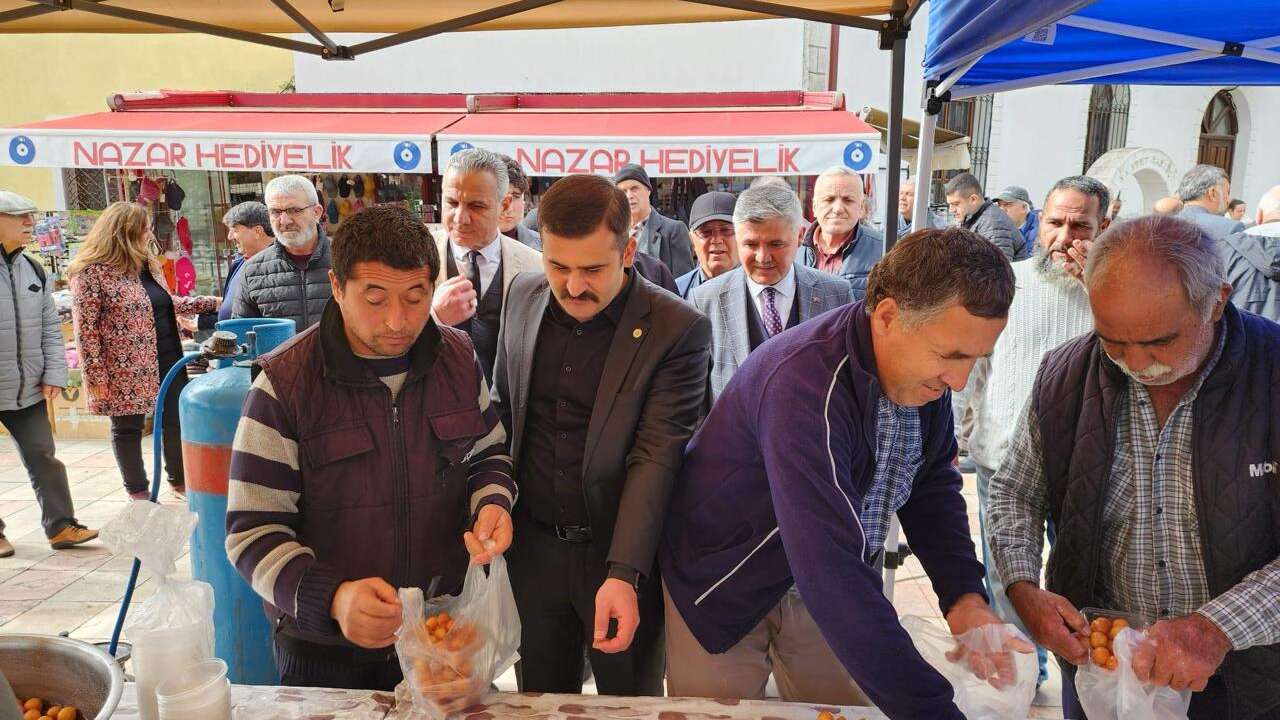 Köyceğiz’de Deprem Şehitleri İçin Mevlit Okutuldu, Lokma Dağıtıldı