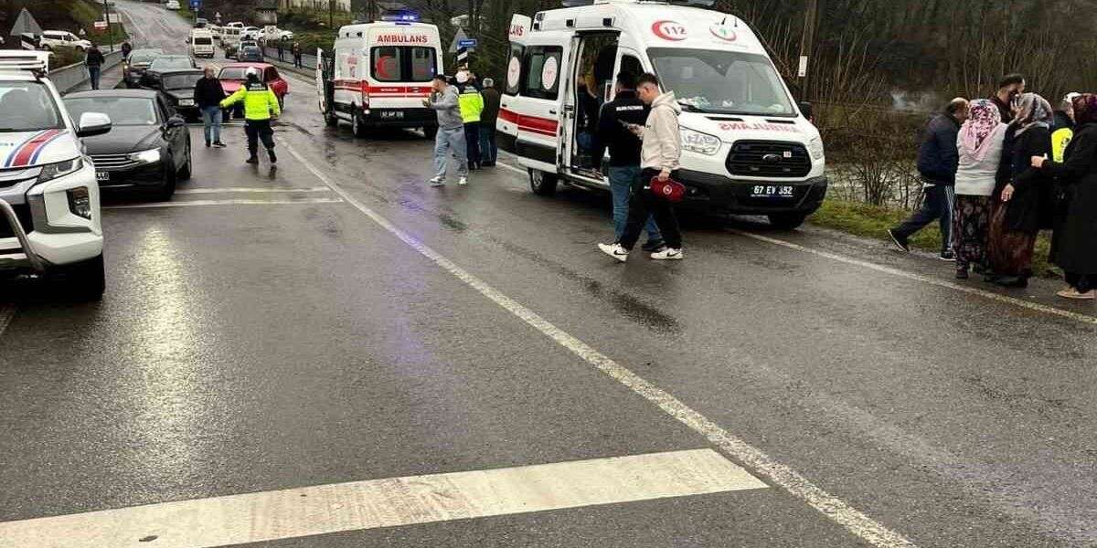 Üç Araç Birbirine Girdi; 1’i Şarampole Yuvarlandı