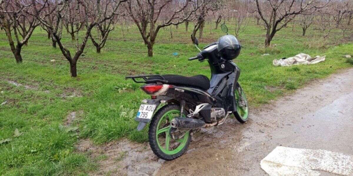 Motosiklet Çukura Düşerek Devrildi: 1’i Ağır 2 Yaralı