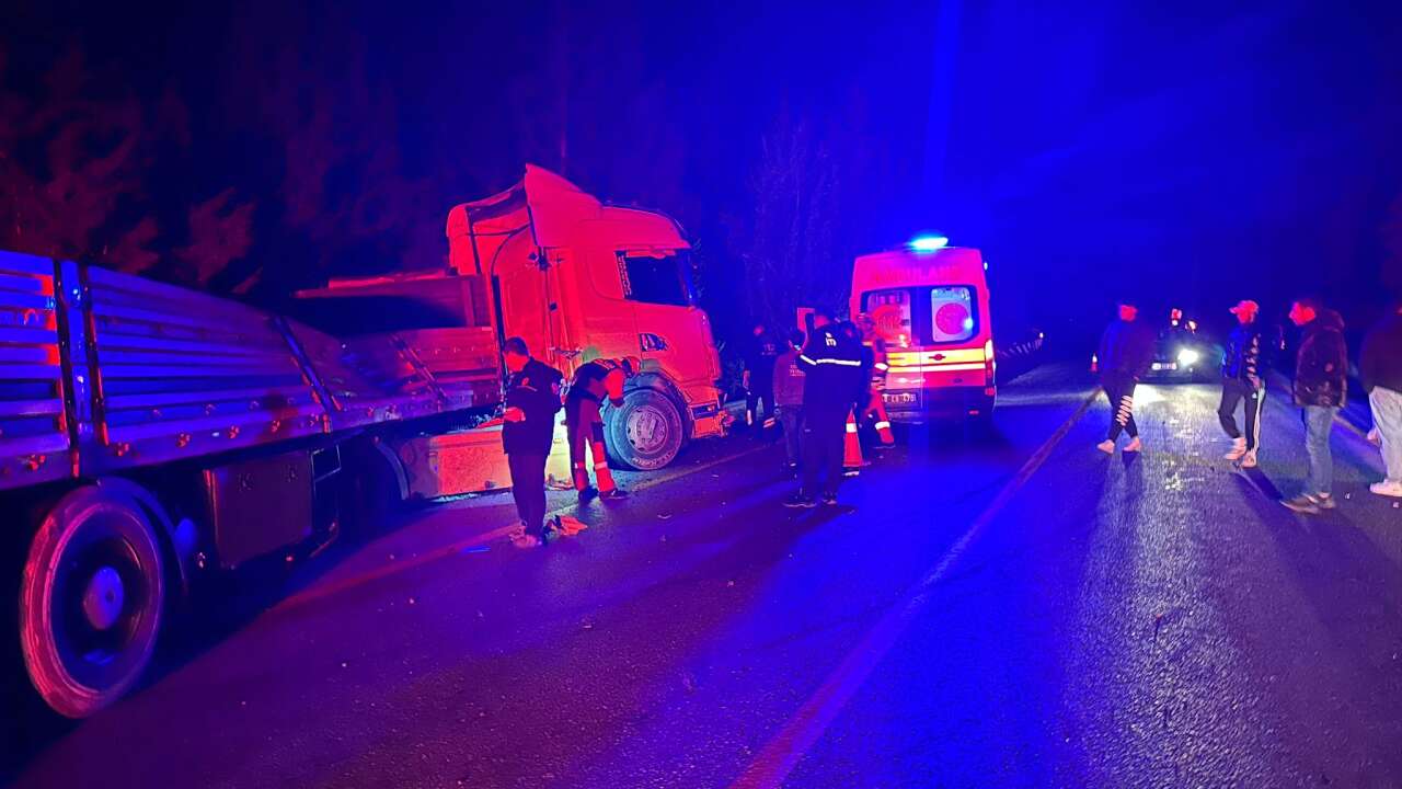 Menteşe’de Gizemli Kaza: Tır Devrildi, Sürücü Ortada Yok