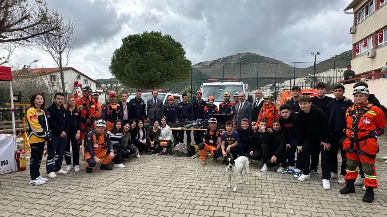 Datça’da Deprem Tahliye Tatbikatı Gerçekleştirildi