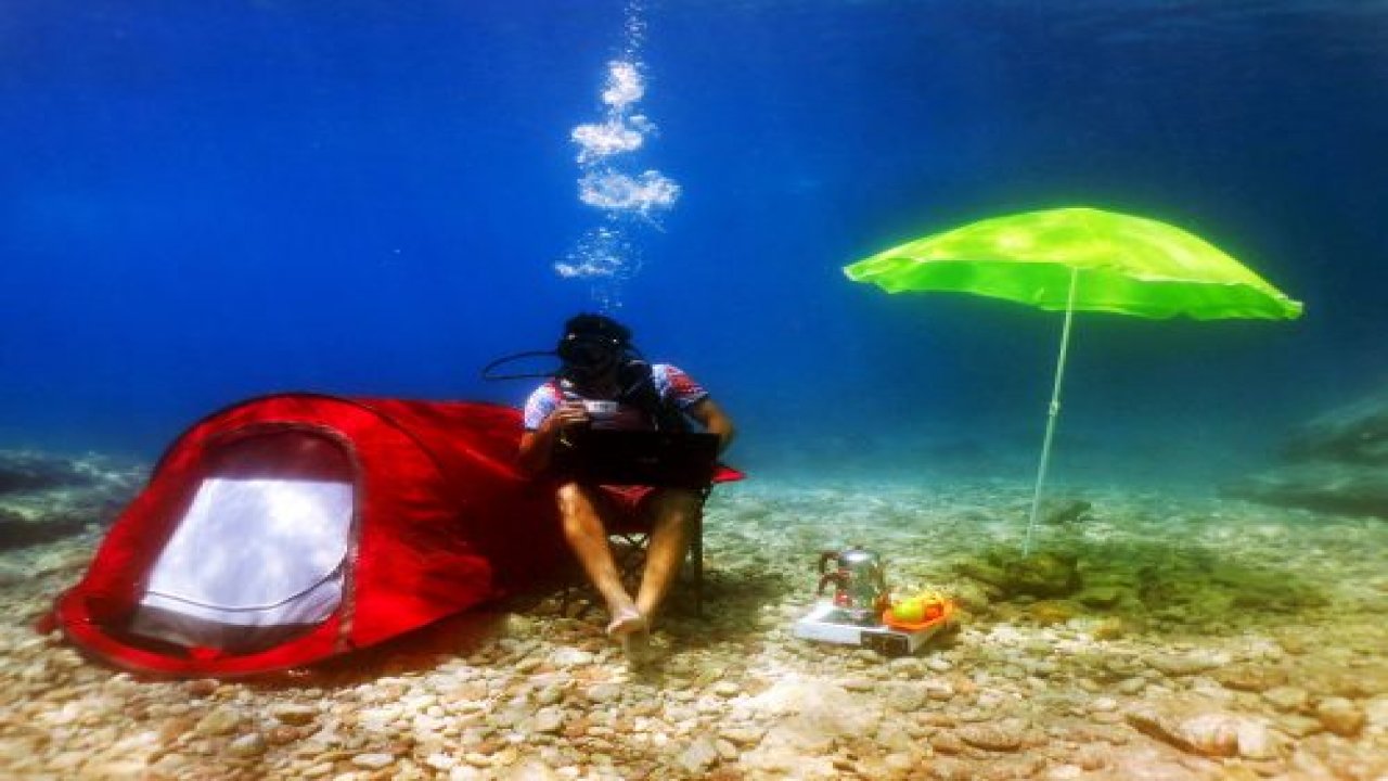 Deniz dibine kamp kurdu