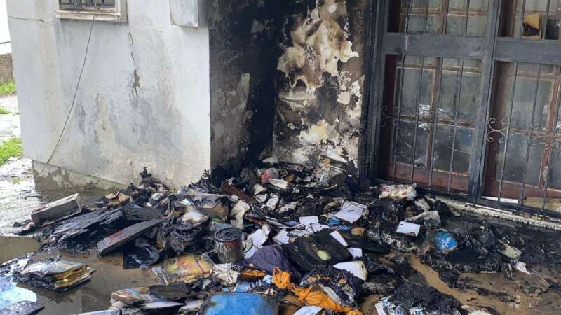 Turgutreis’te Şüpheli Balkon Yangını: Çok Sayıda Kitap Küle Döndü