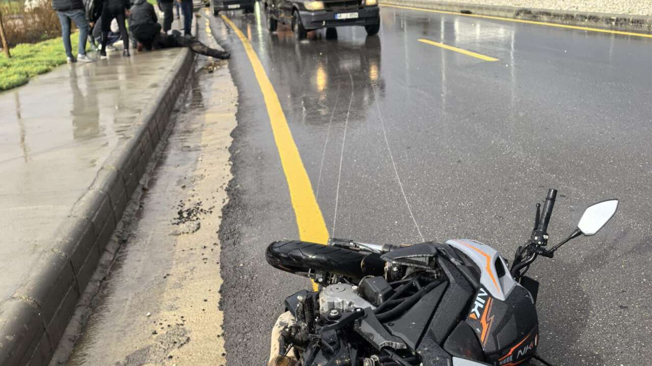 Dirgeme Yolu’nda Yaralamalı Kaza: Kamyon ile Motosiklet Çarpıştı