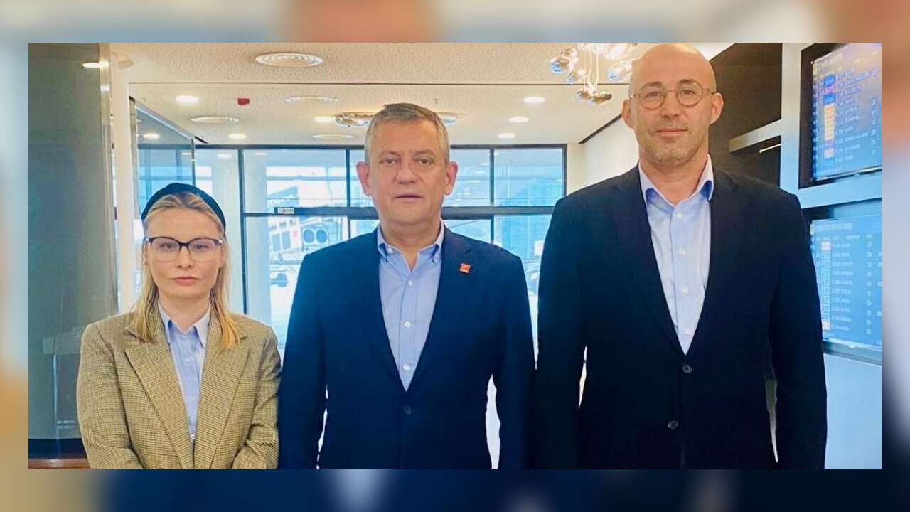 CHP Genel Başkanı Özel Ortaklar Çöp Şişini Es Geçmedi