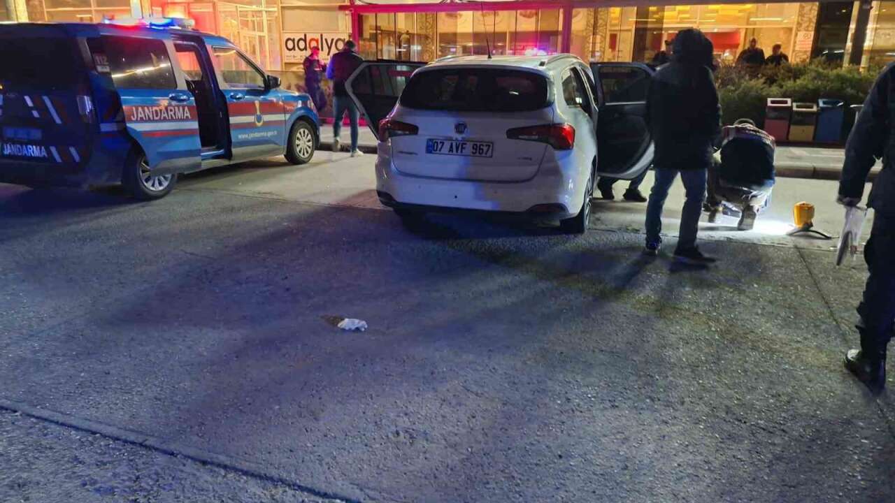 Park Halindeki Otomobilde 5 Günlük C*set Bulundu