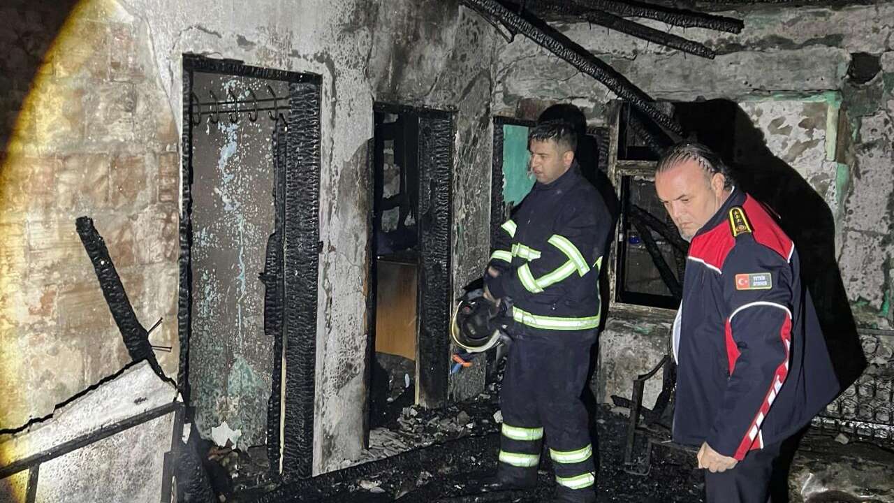 Ahşap Ev Küle Döndü: 92 yaşındaki Yaşlı Kadın Yangında Can Verdi