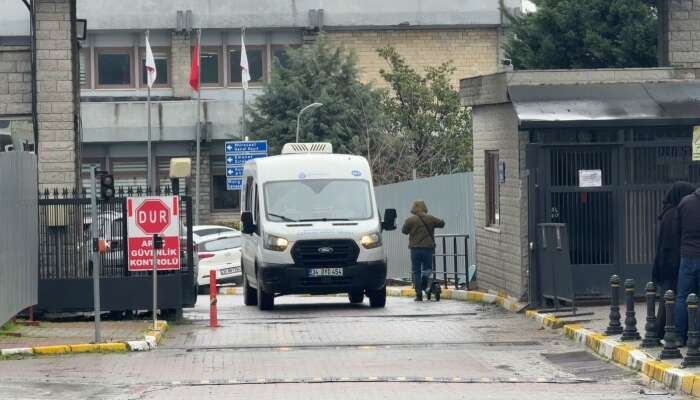 Boşanma Aşamasındaki Eşini Çocuklarının Gözü Önünde *ldürdü