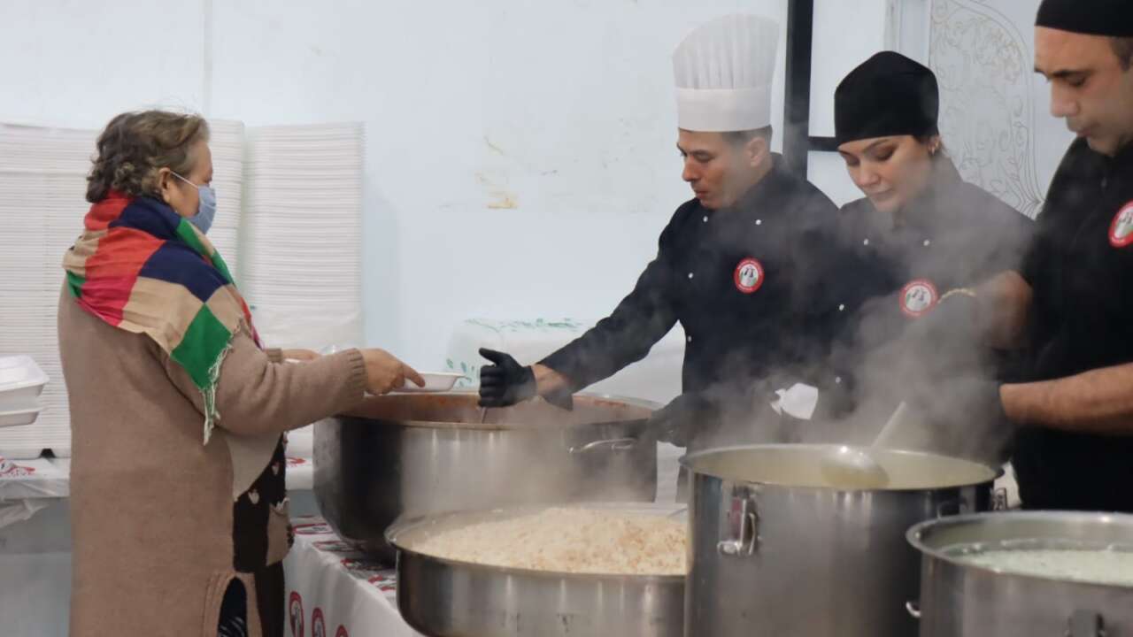 Menteşe’de Kent Meydanı’nda 2 Bin Kişilik İftar Sofrası Kuruldu