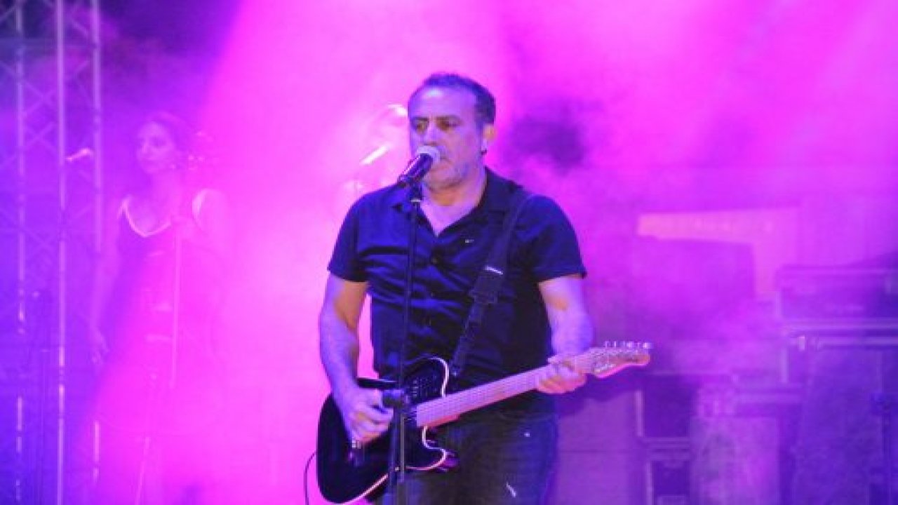 Haluk Levent coştu, coşturdu