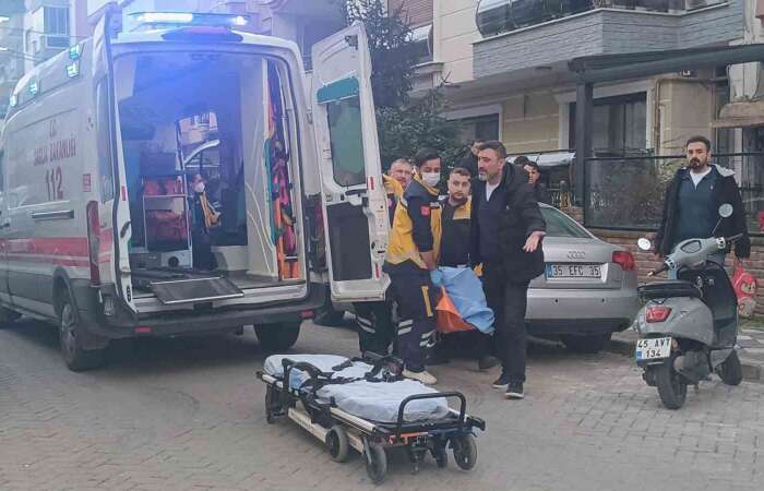 Eşini Evde Ölü Bulan Kadın Baygınlık Geçirdi