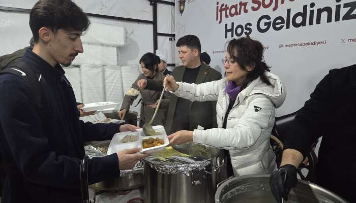 Menteşe’de Birlik Sofrası: Nail Kızıl’dan Babası Hayrına İftar