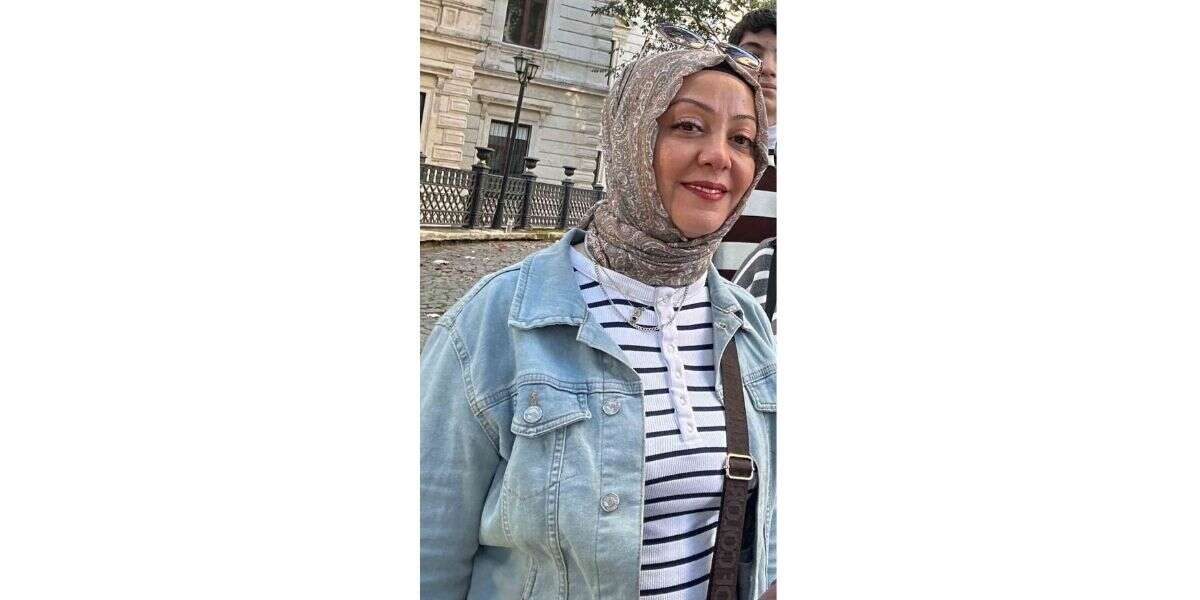 Eşi Tarafından Otobüs Durağında Başından Vurularak *ldürüldü