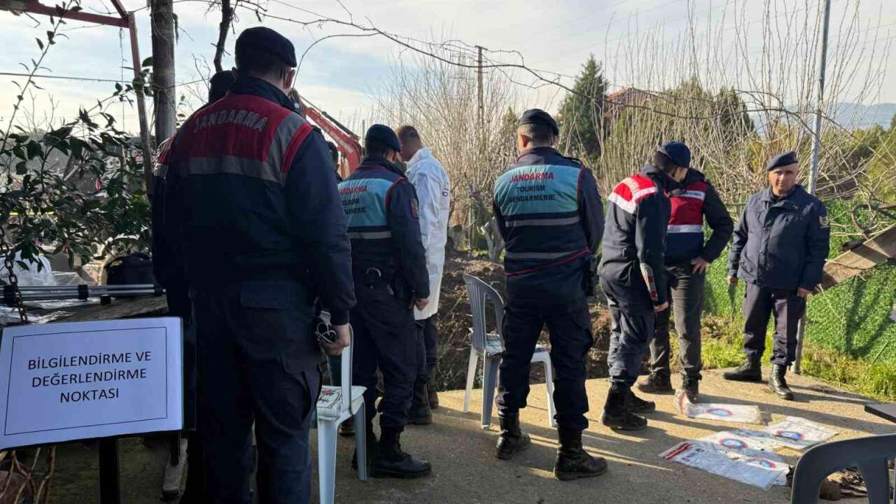 17 Yıldır Kayıp Kadının Ces*di Eski Eniştesinin Bahçesinde Ortaya Çıktı