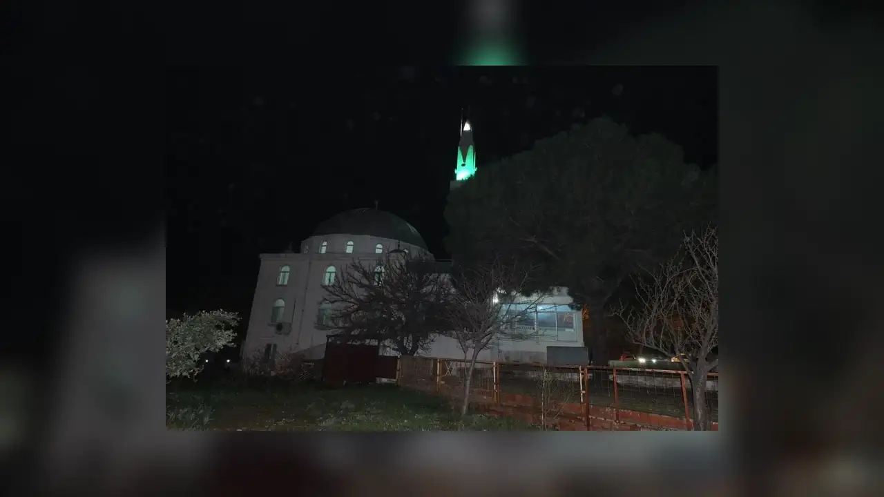 Akşam Ezanı 3 Dakika Erken Okundu: Vatandaşlar Erken Oruç Açtı