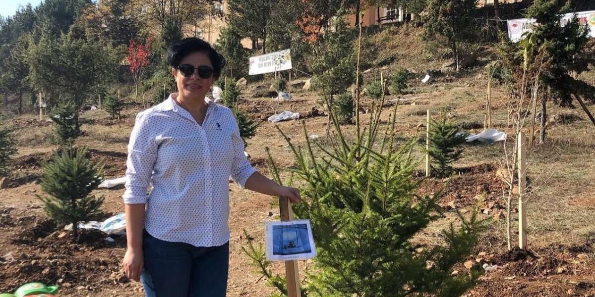 Oğlunun Acısına Yüreği Dayanmadı: Mezar Başında Kalp Krizi Geçiren Anne Hayatını Kaybetti