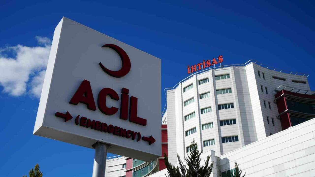 Okulda Düzenlenen Yangın Tatbikatında Sırasında 19 Öğrenci Hastanelik Oldu