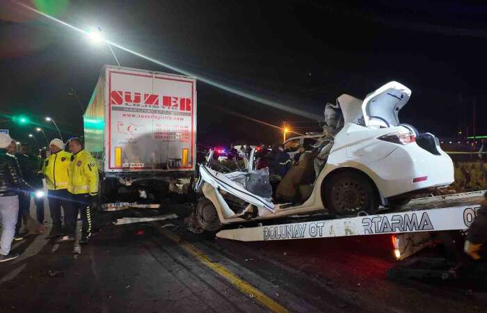 Trafik Kazası Can Aldı: Araçta Sıkışan Sürücü Kurtarılamadı