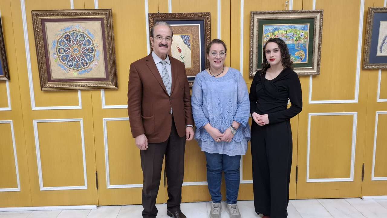 Bodrumlu Sanatçı Gülşah İkbal Cesur’dan İzmir’de 20. Kişisel Sergi: ‘Gelenekselden Geleceğe