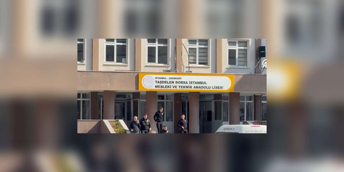 Lisede Bıçaklı Saldırıda Ağır Yaralanan 44 Yaşındaki Öğretmen Hayatını Kaybetti