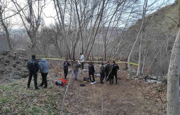 Dere Yatağında Erkek C*sedi Bulundu