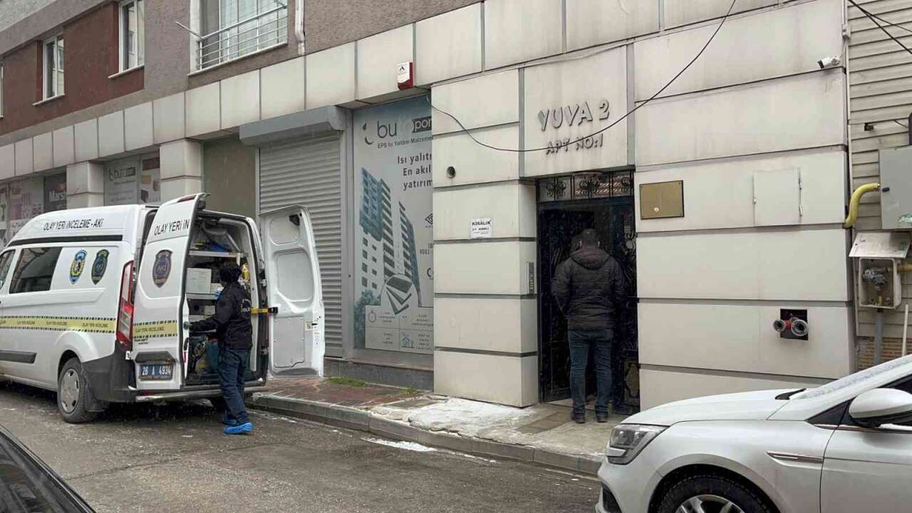 Eşini Boğdu, 7’nci Kattan Atladı