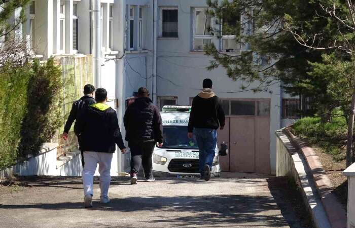 Babasını B*çaklayarak Öld*ren Zanlı Yakalandı