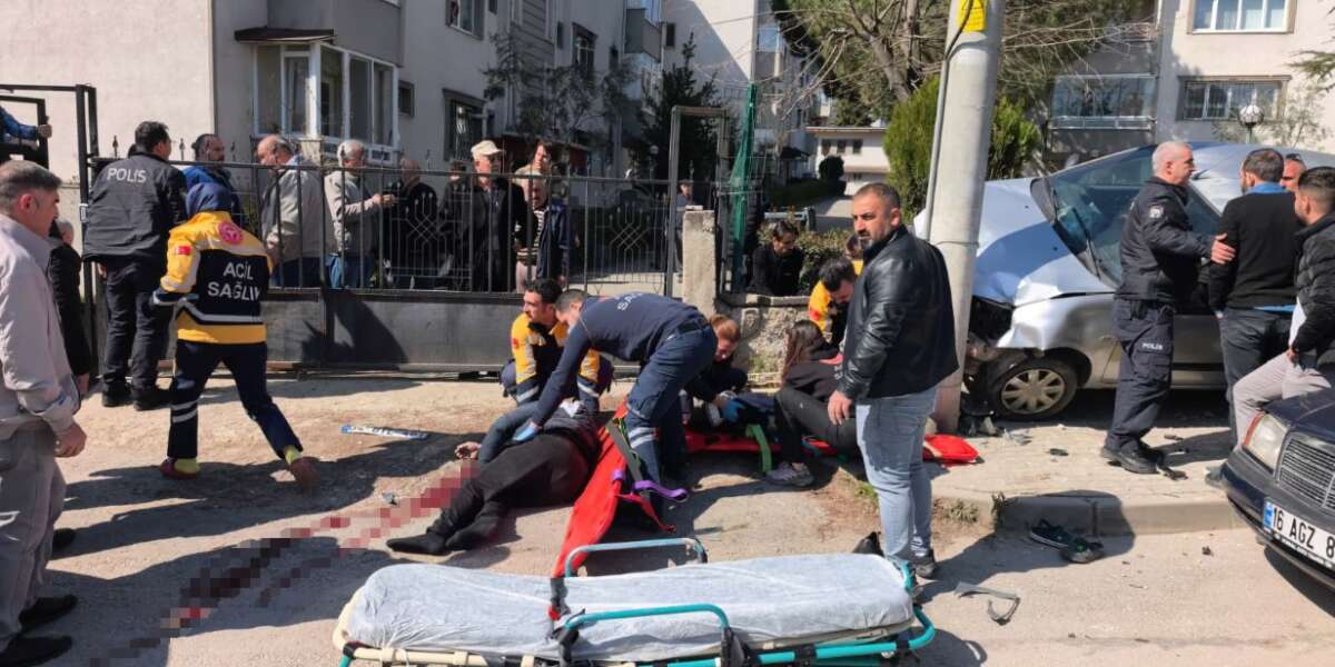 El Freni Çekilmeyen Otomobil Kazaya Sebep Oldu: 1 Ölü, 2 Ağır Yaralı