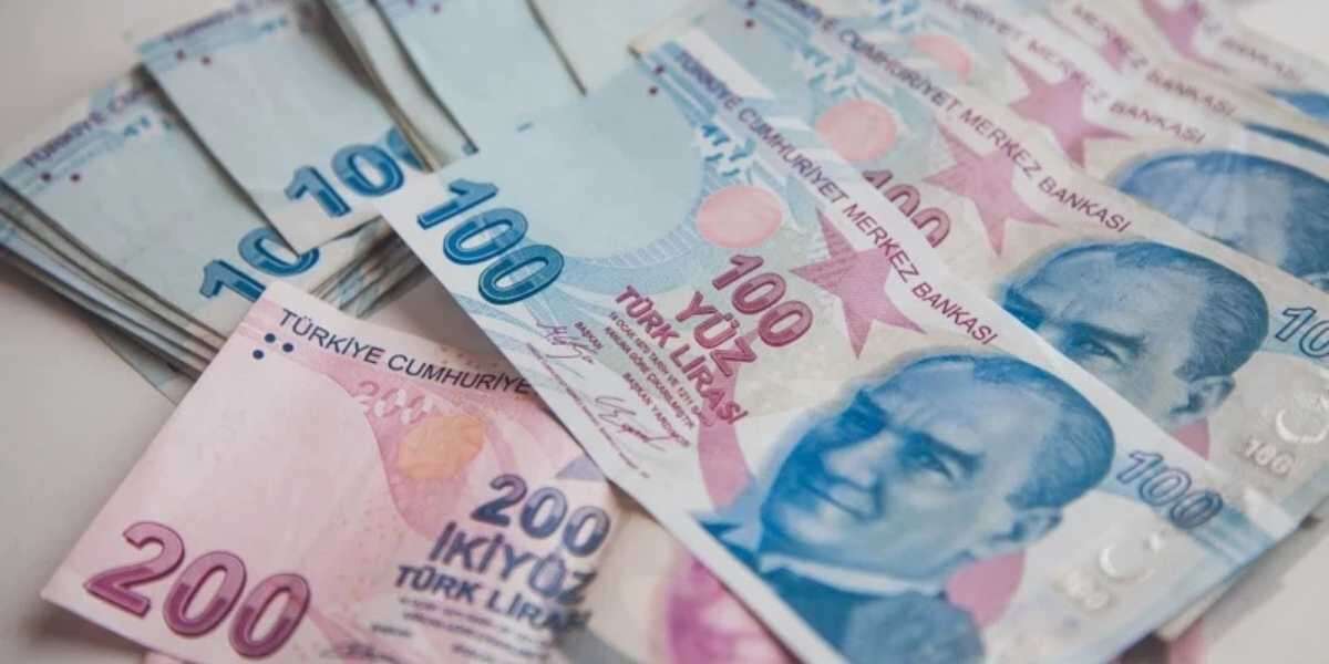 Emekliye Mart Ortasında 14.000 TL Ödeme: PTT'ye Koşun