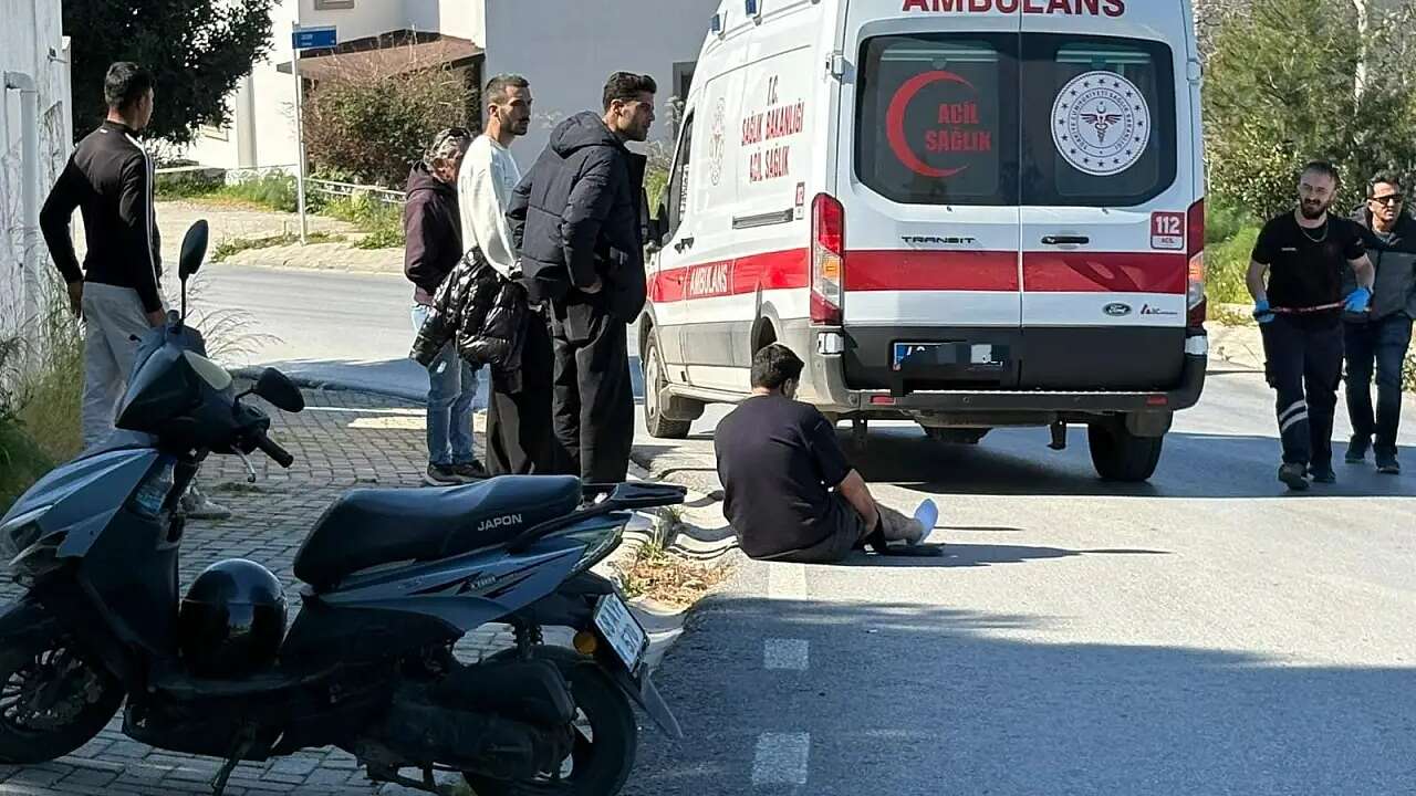 Bitez’de Motosiklet Kazası: Yolcu Yaralandı