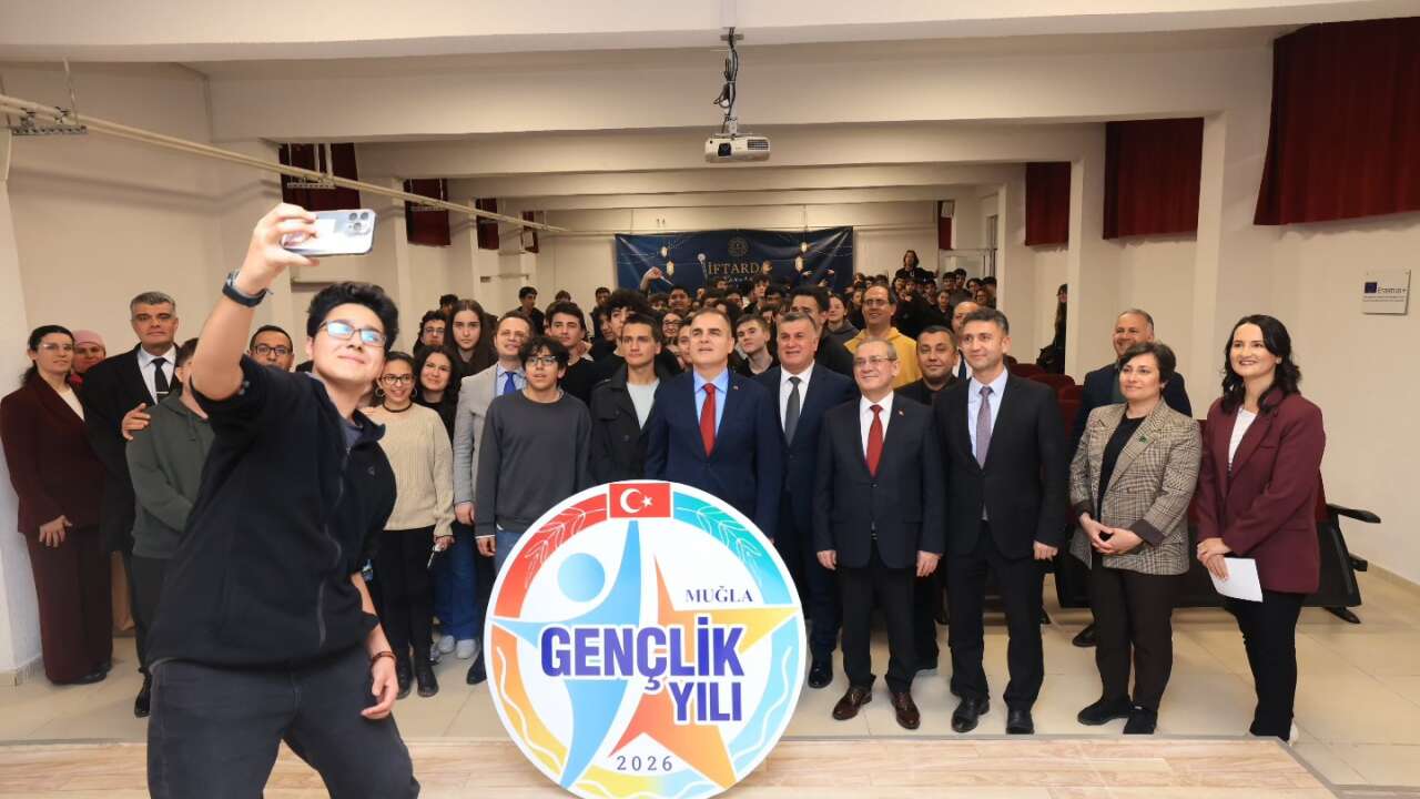 Muğla Valisi Dr. İdris Akbıyık İftar Programında Gençlerle Buluştu