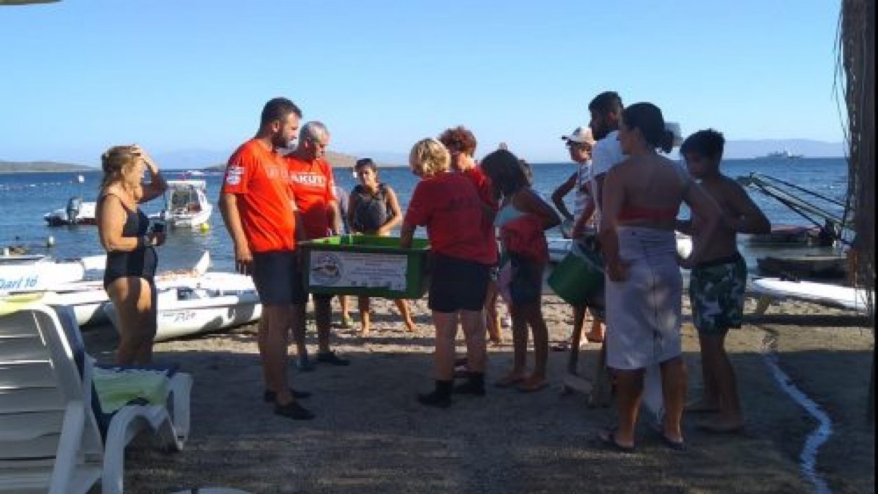 Denizden çıkanı gören turistler şok oldu